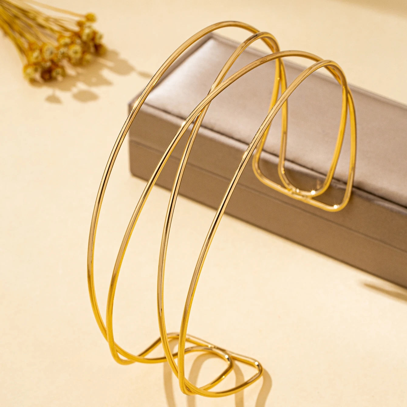 Women's Necklace with Simple Lines