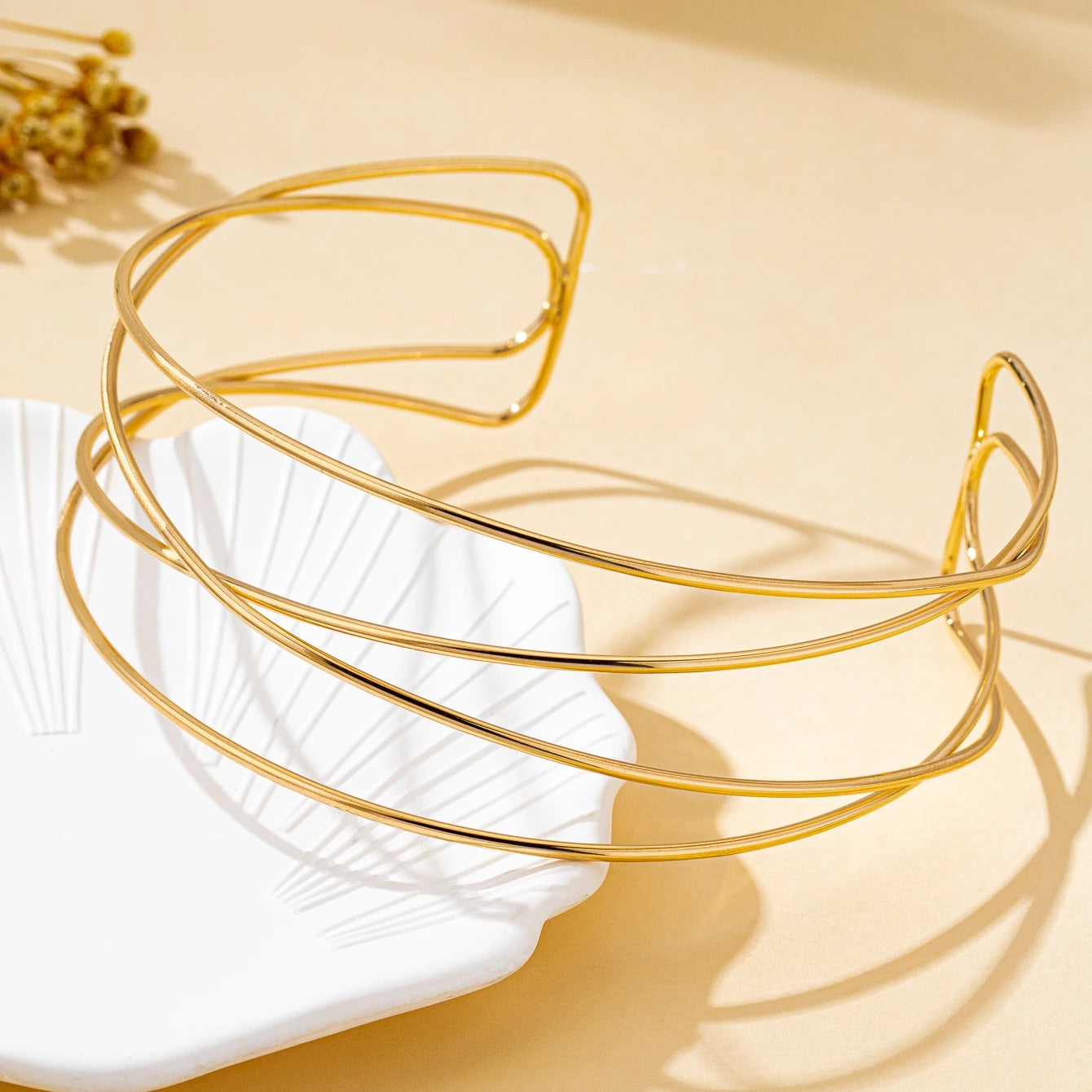 Women's Necklace with Simple Lines