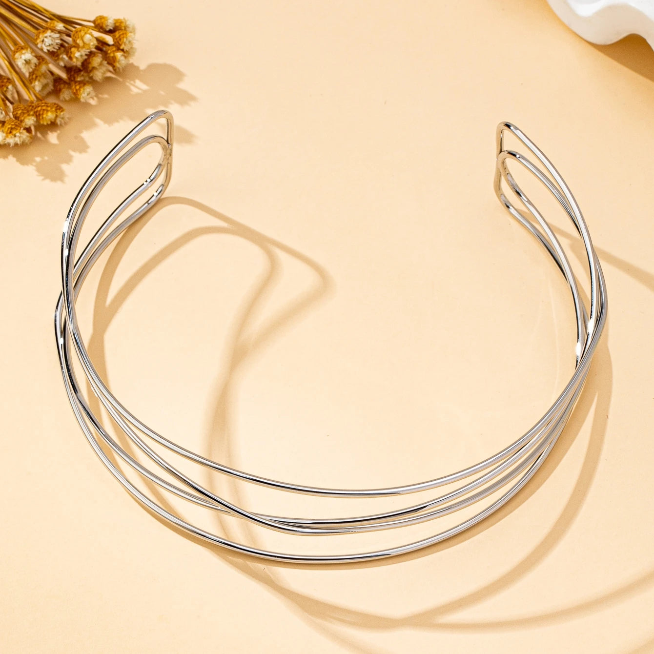 Women's Necklace with Simple Lines