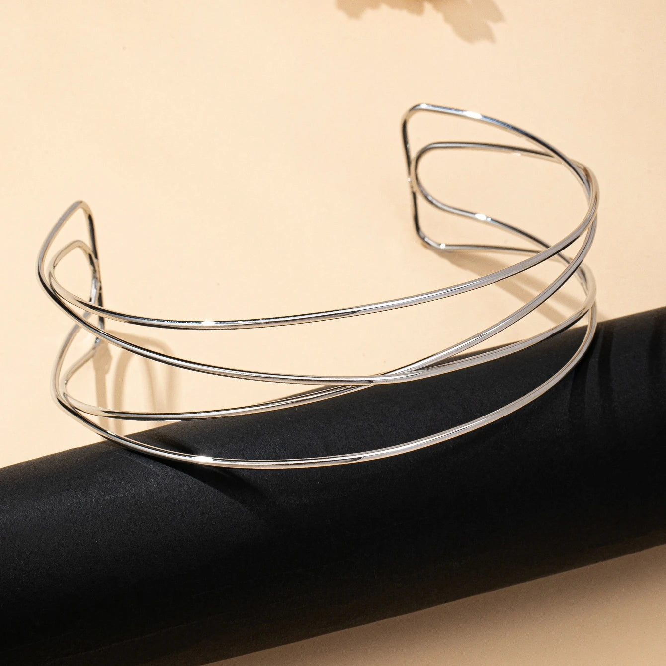 Women's Necklace with Simple Lines